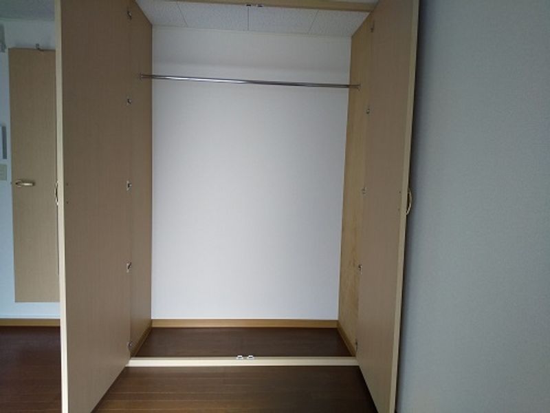 レオパレスポムハウス 収納