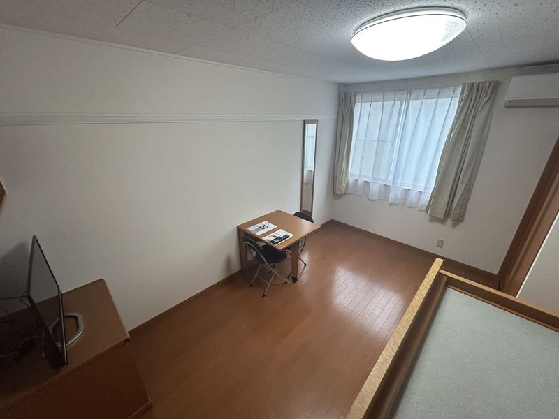 レオパレスセドナ　西福島 居間