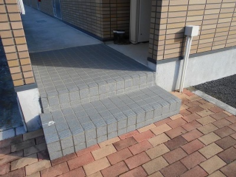 レオパレス清水 エントランス