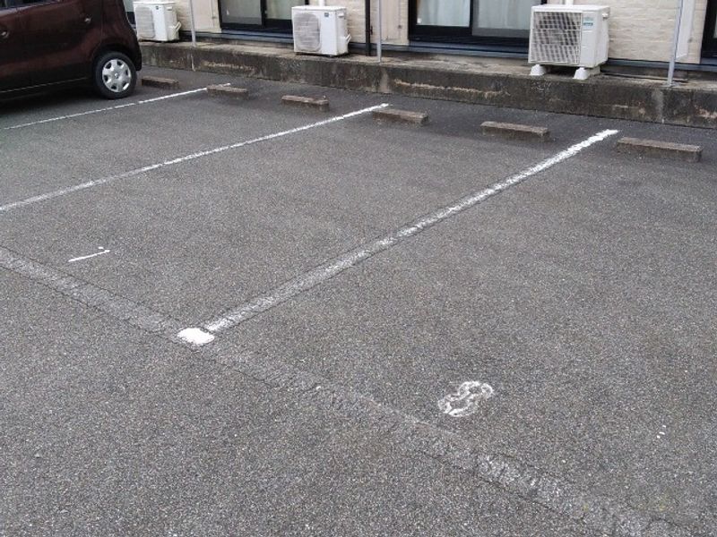 レオパレス元 駐車場