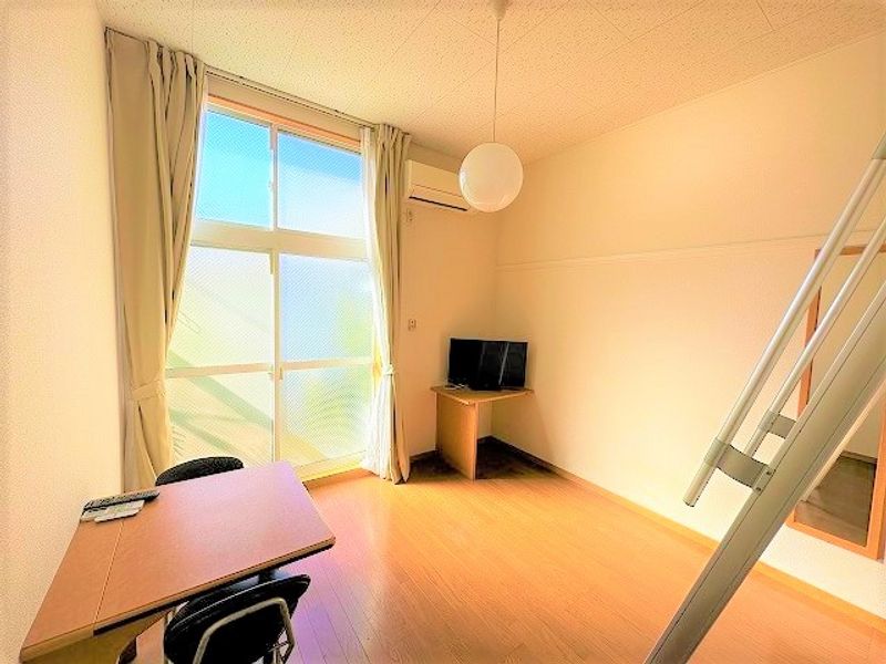 レオパレスＡＳＡＨＩ 居間
