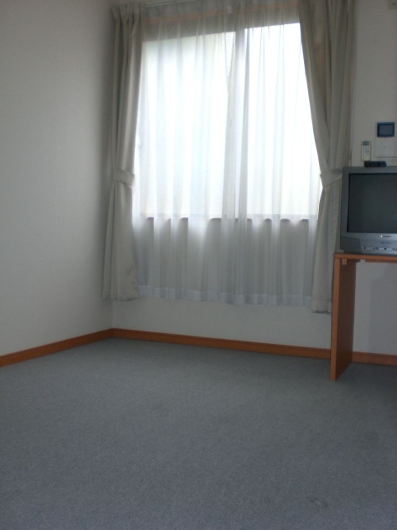 レオパレス向陽 居間