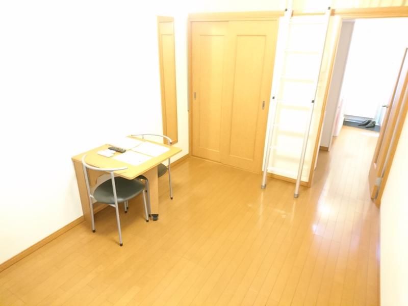 レオパレスワタル 居間