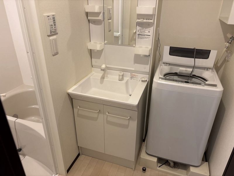 CLEINO Iyasaka Washroom