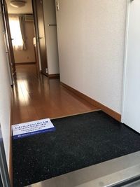 レオパレスセレーヌ 玄関