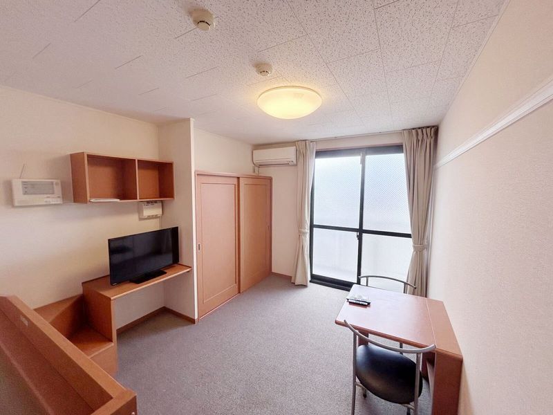 レオパレスアリシア 居間