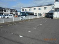レオパレス昭和 駐車場