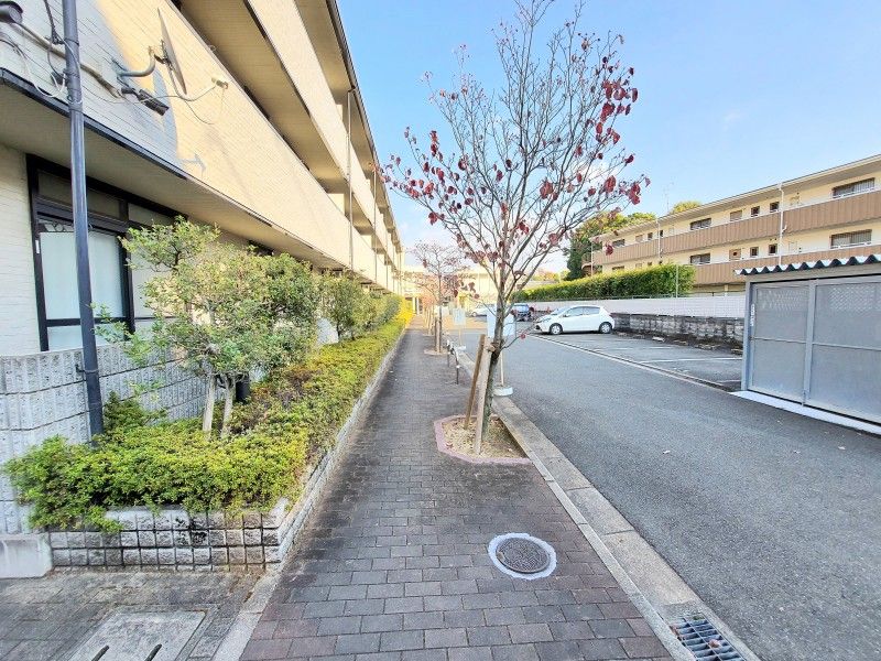 レオパレスＯＨＩⅡ 駐車場