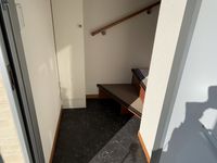 レオパレスアリビオ 玄関