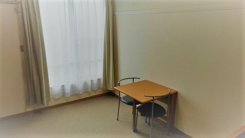 レオパレスつばき 居間