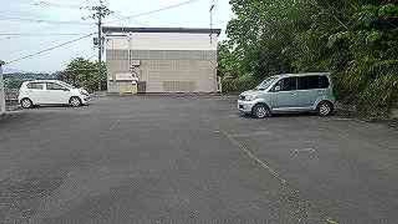 レオパレスＭ・ＯＮＥ 駐車場