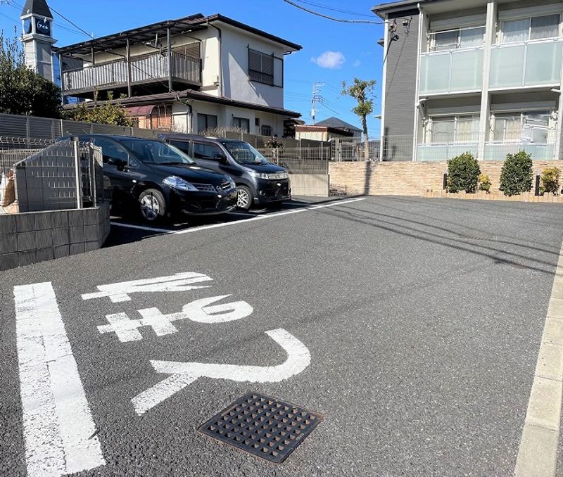 レオネクストブランドール 駐車場