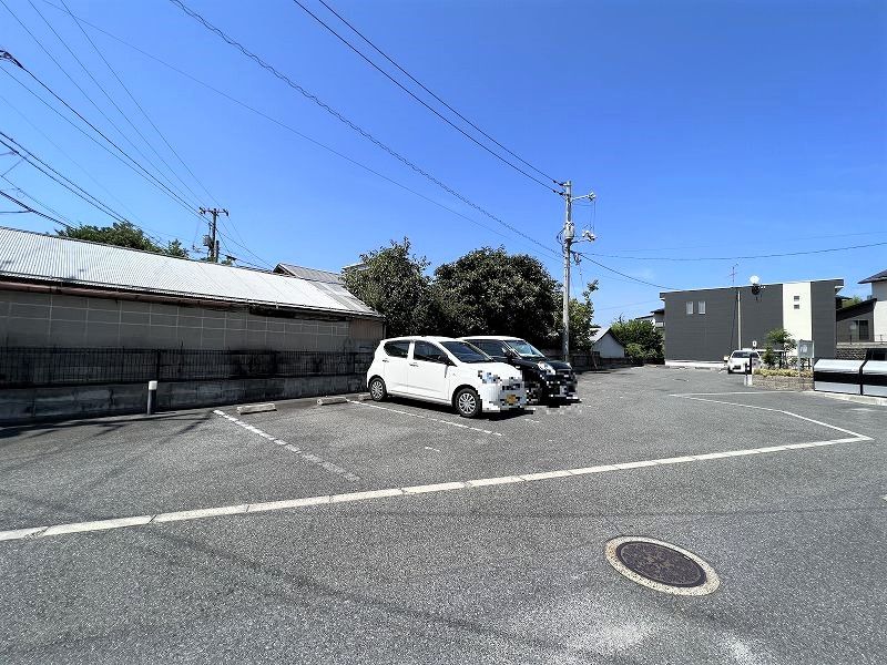 レオネクストオーガスタコート 駐車場
