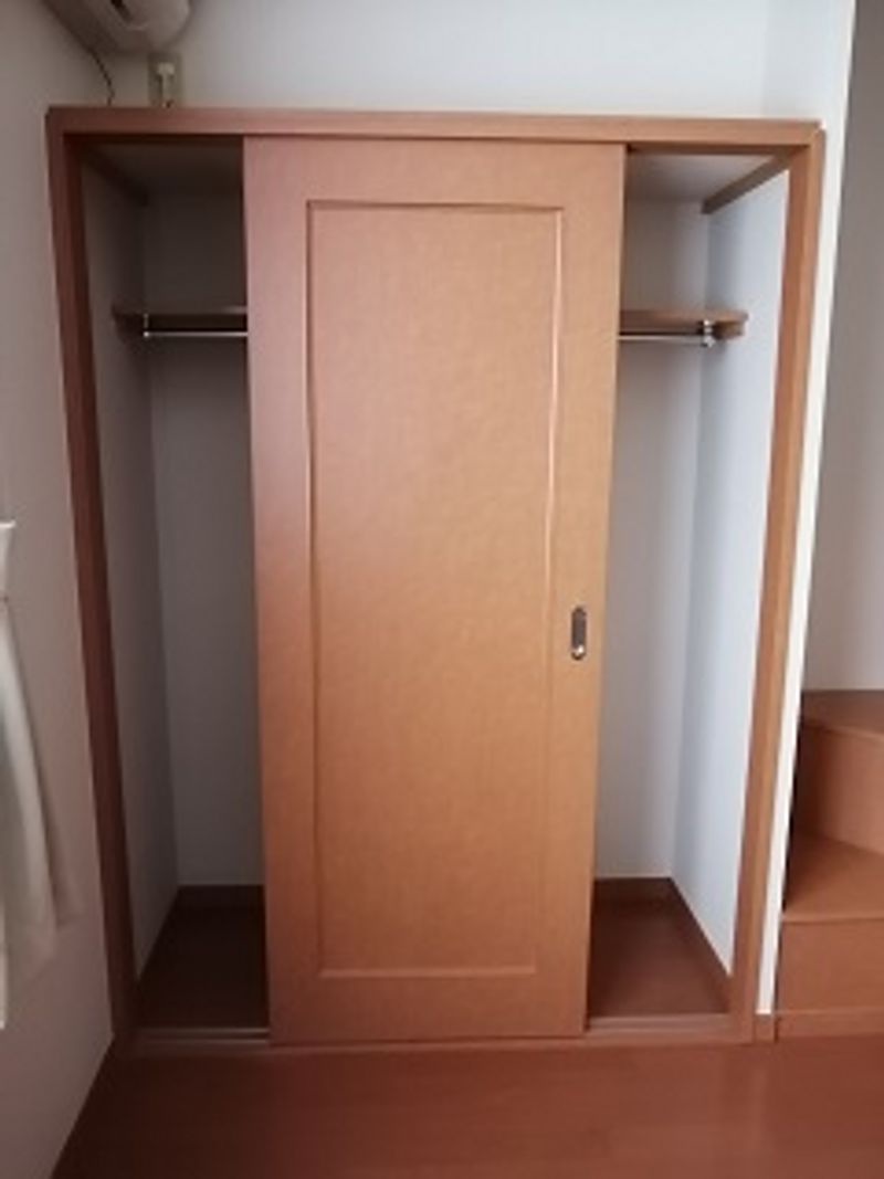レオパレス三色吉Ⅱ 収納