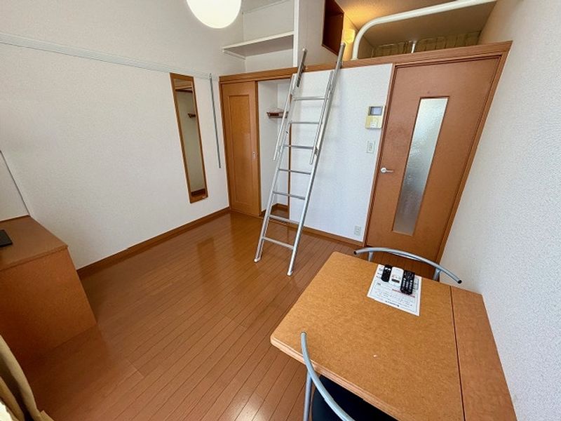 レオパレスＦｌｏｒＴａｉｌ 居間