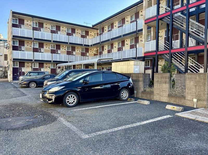 leopalace Irodori II Parking lot