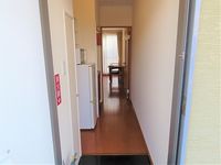 レオパレスつくし 玄関