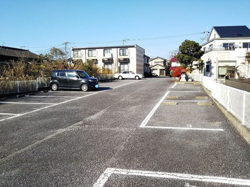 レオパレス釜平 駐車場