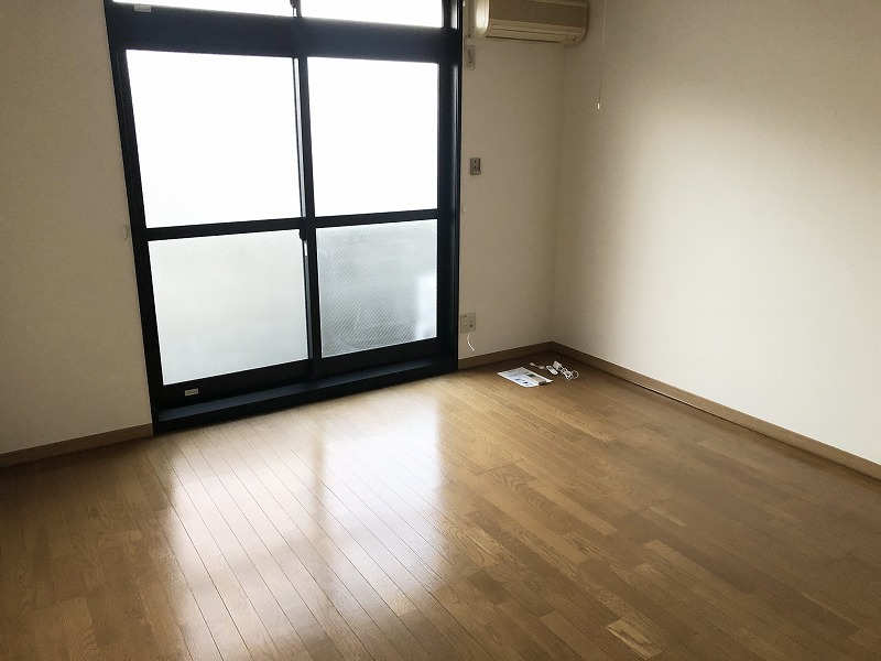 レオパレスクリスタルⅡ 居間