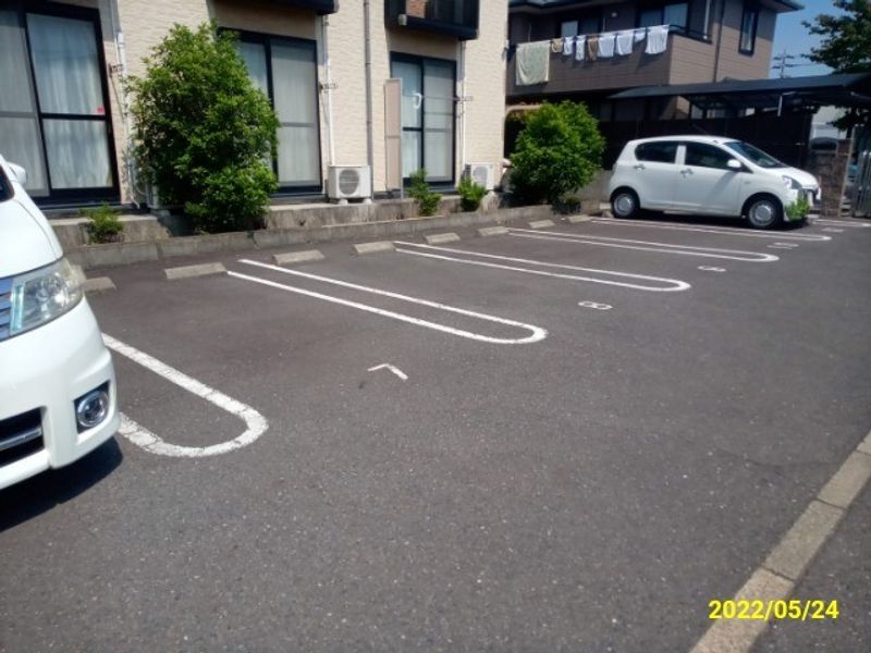 レオパレス七宝 駐車場