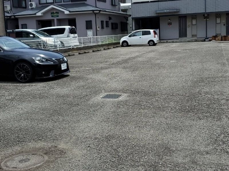 レオパレスクローネＩ 駐車場