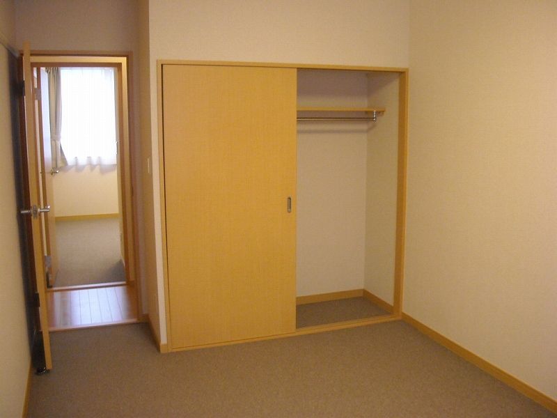 レオパレスグレシア 収納