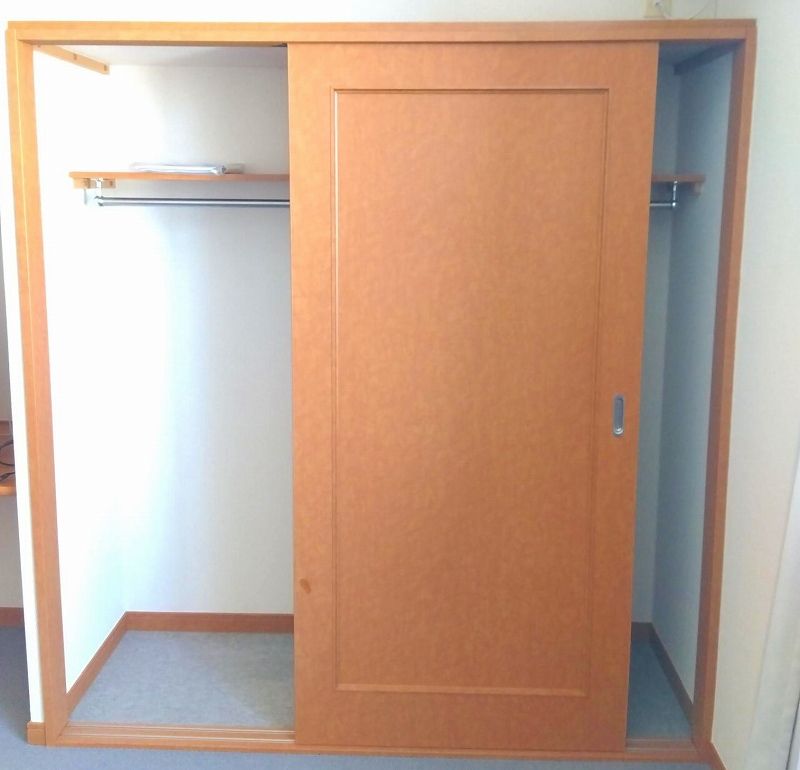 レオパレスポトリバＨ 収納