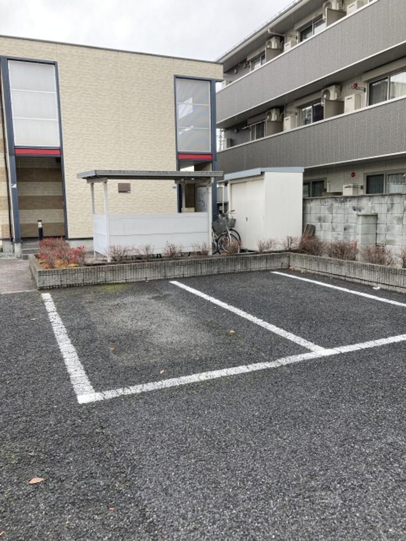 レオパレスボヌール 駐車場