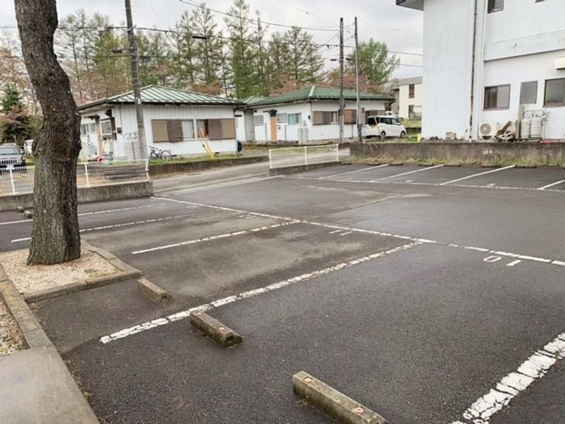 レオパレスインペリアル 駐車場