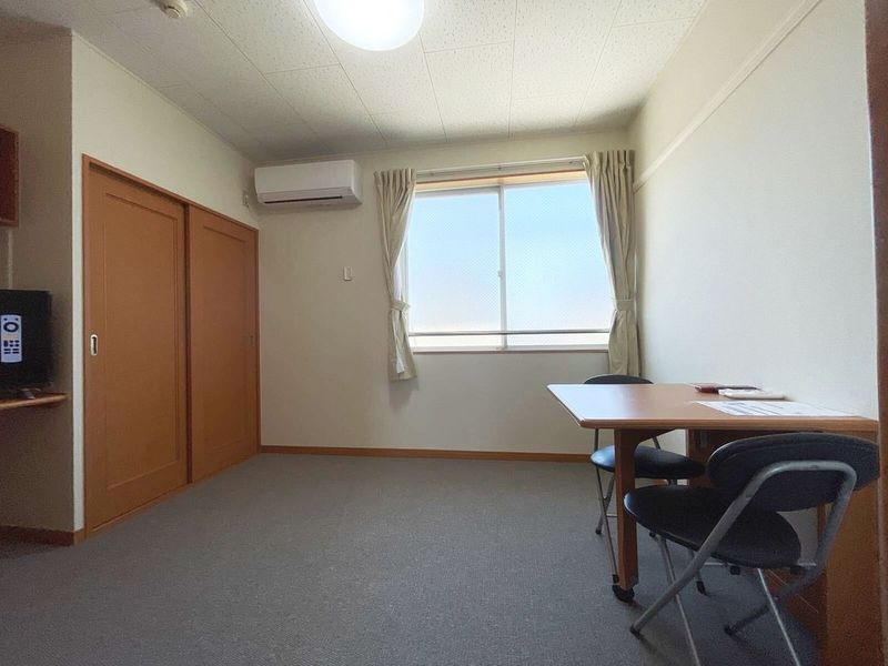 レオパレスグレイス 居間
