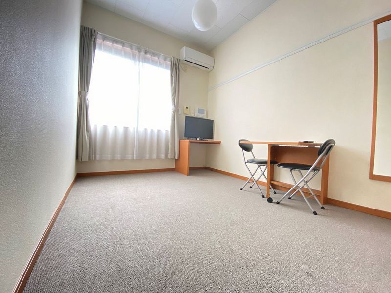 レオパレスボヌール 居間