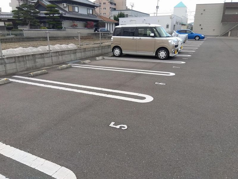 クレイノ茂木 駐車場