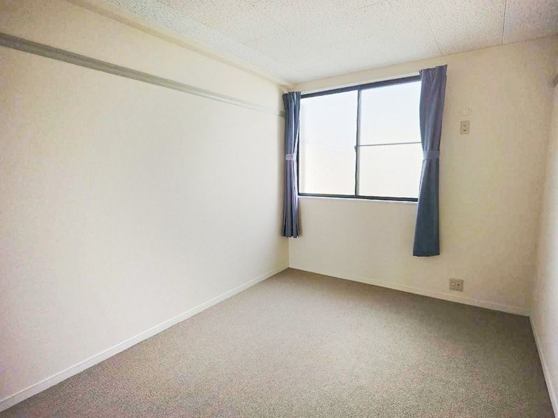 レオパレスフローラⅠ 居間