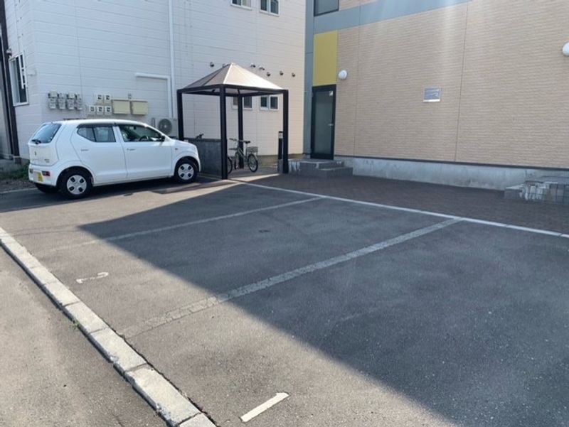 レオパレスディアコート 駐車場