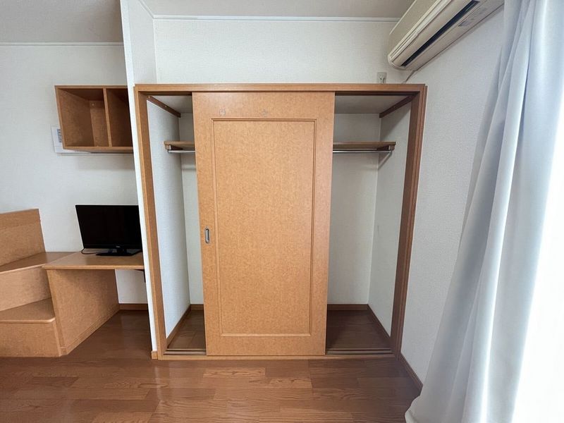 レオパレスタカネ．台 収納