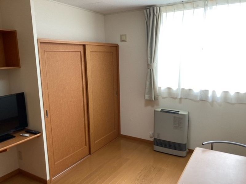 レオパレスひまわり 居間