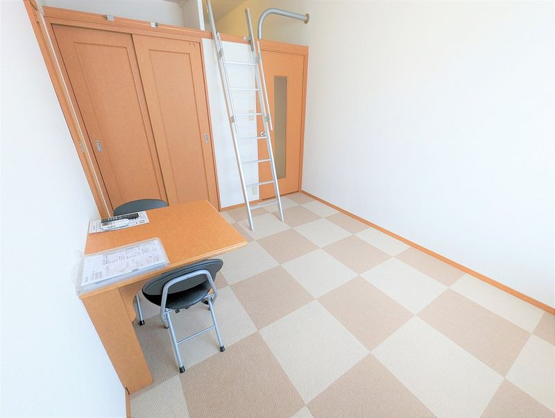 レオパレス入道 居間