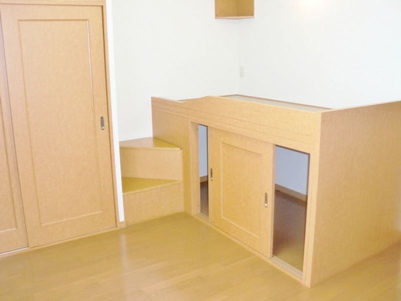 レオパレス桑町 収納