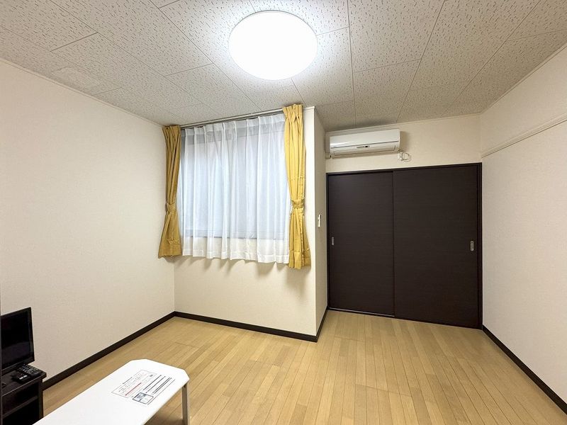 LEONEXT Conscious Rock Phòng khách