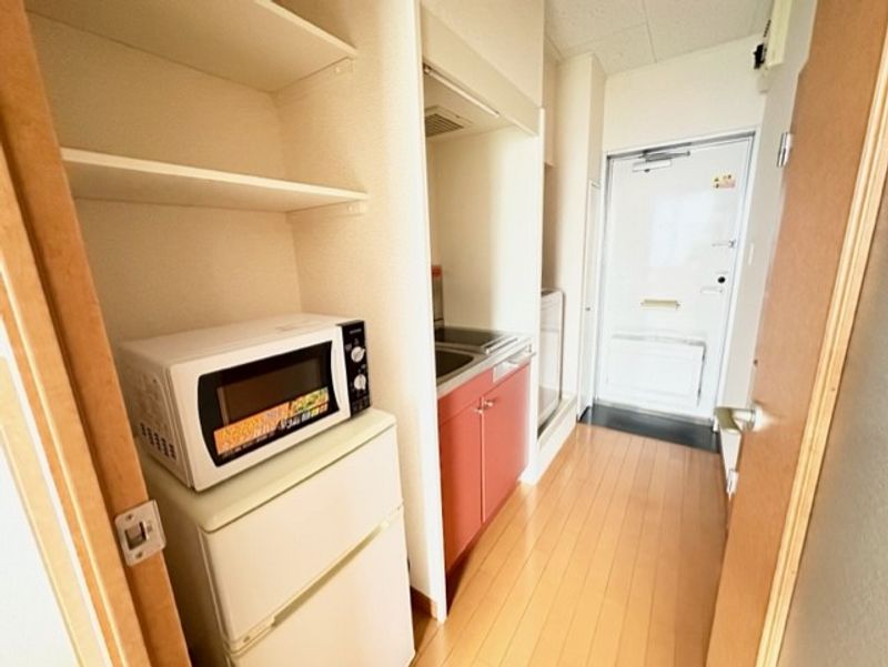 レオパレスボンジュール 玄関