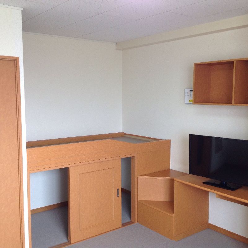 レオパレスルミエール 居間