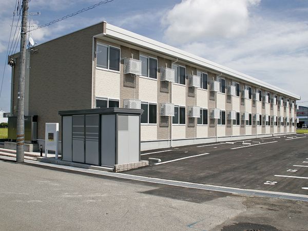 レオパレスＴＹＫ富山 外観
