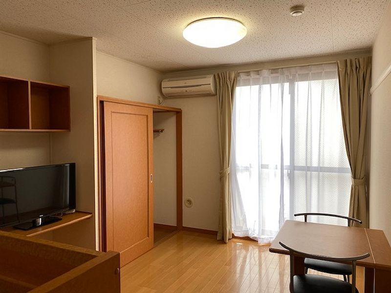 レオパレスブラン 居間