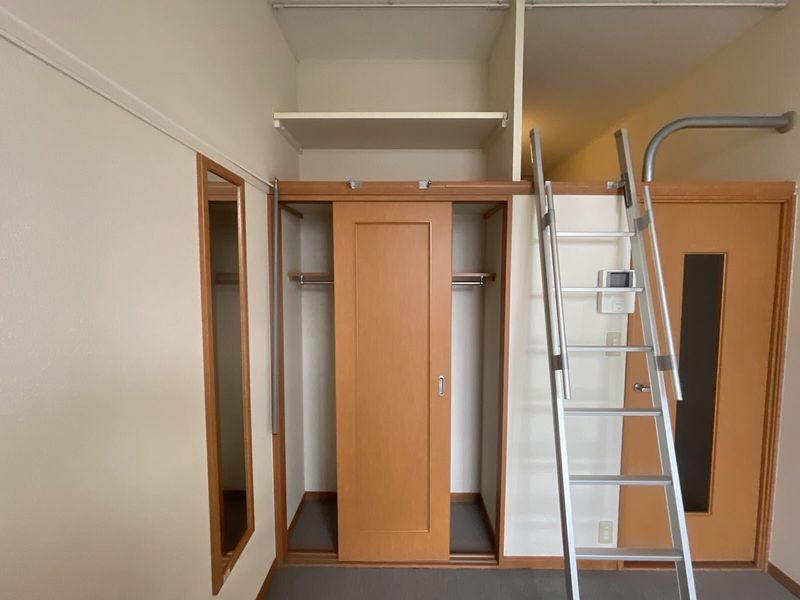 レオパレスネスト中百舌鳥 収納