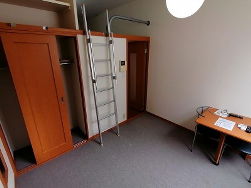 レオパレスベル芦屋 寝室