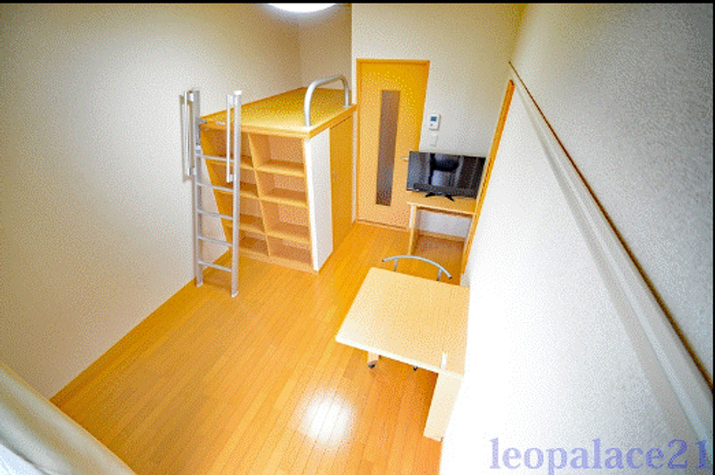 レオパレス雄新ひまわり 居間