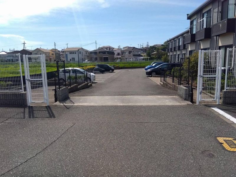 レオパレスたちばな　Ⅱ 駐車場