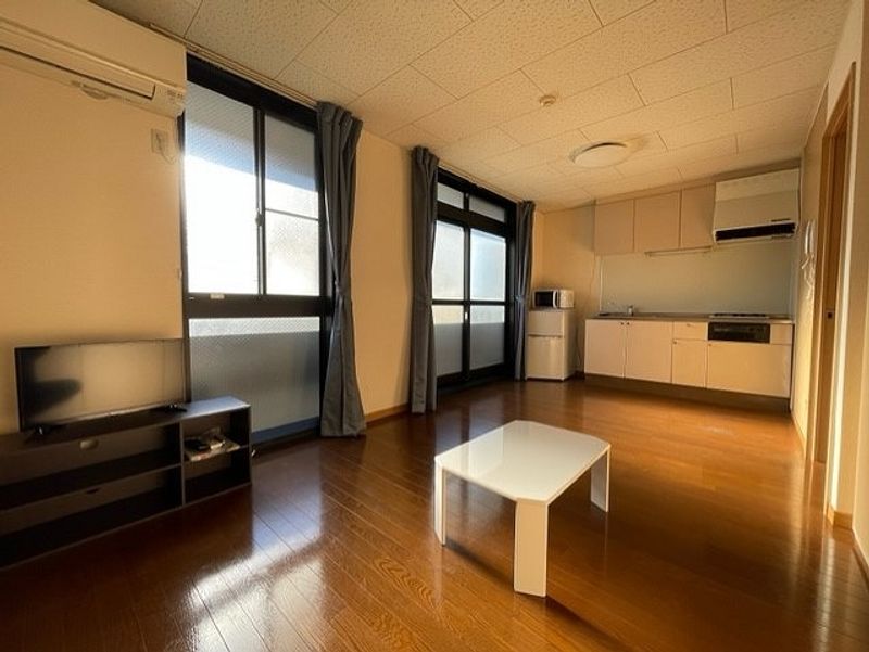 レオパレスナカノ 居間