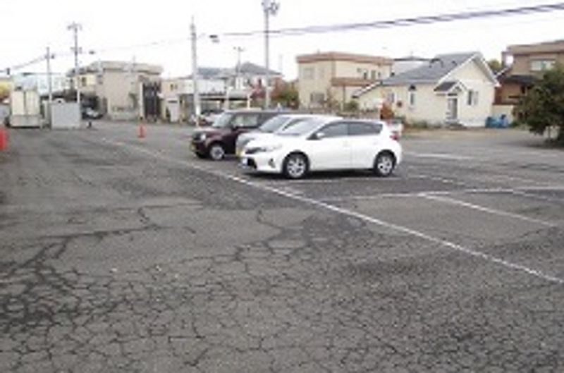 レオパレスドゥーエ安原 駐車場