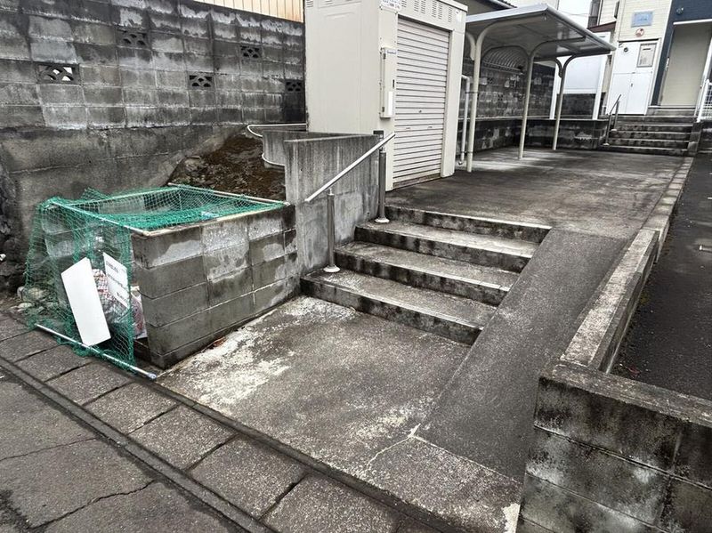 レオネクストシャトレー国見 エントランス